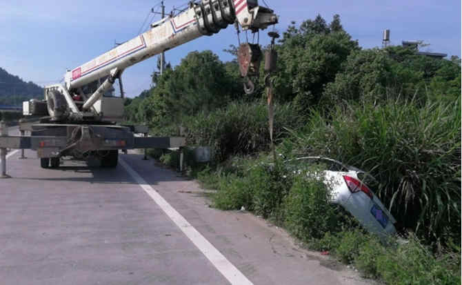 遂川重载吊车救援 遂川重载吊车救援